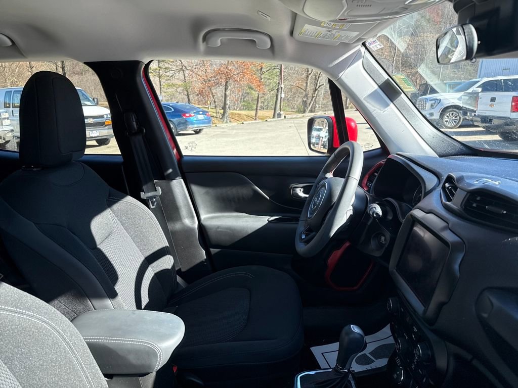 Used 2022 Jeep Renegade Latitude image 11