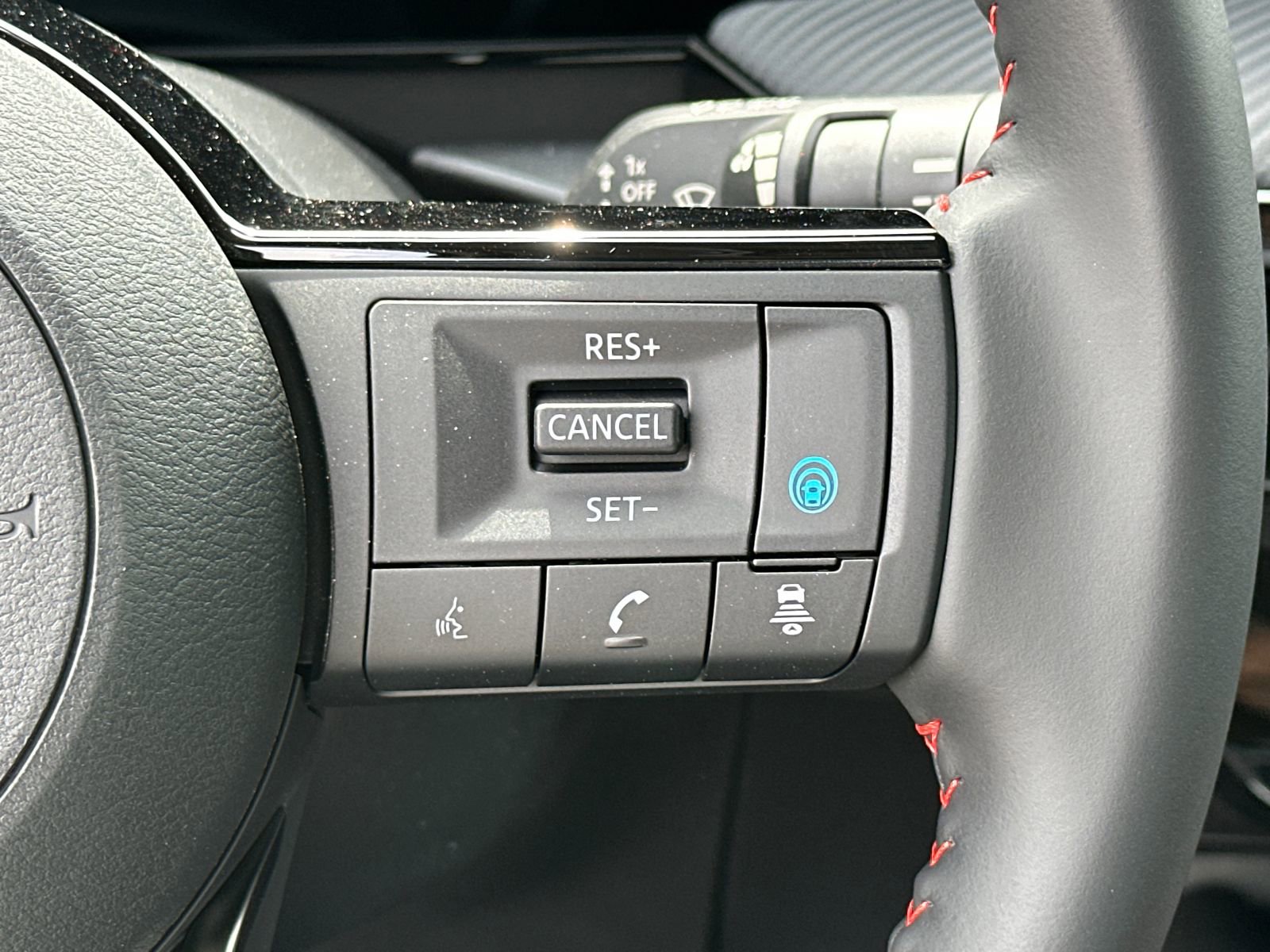 Certified 2025 Nissan Kicks SR FWD image 24