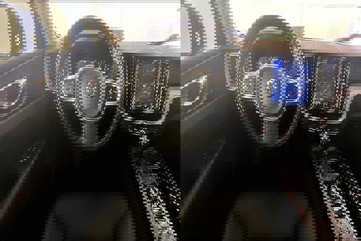 Used 2020 Volvo XC60 T5 Momentum w/ Premium Package image 6