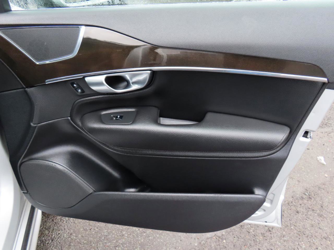 Used 2018 Volvo XC90 T6 Momentum w/ Convenience Package image 22