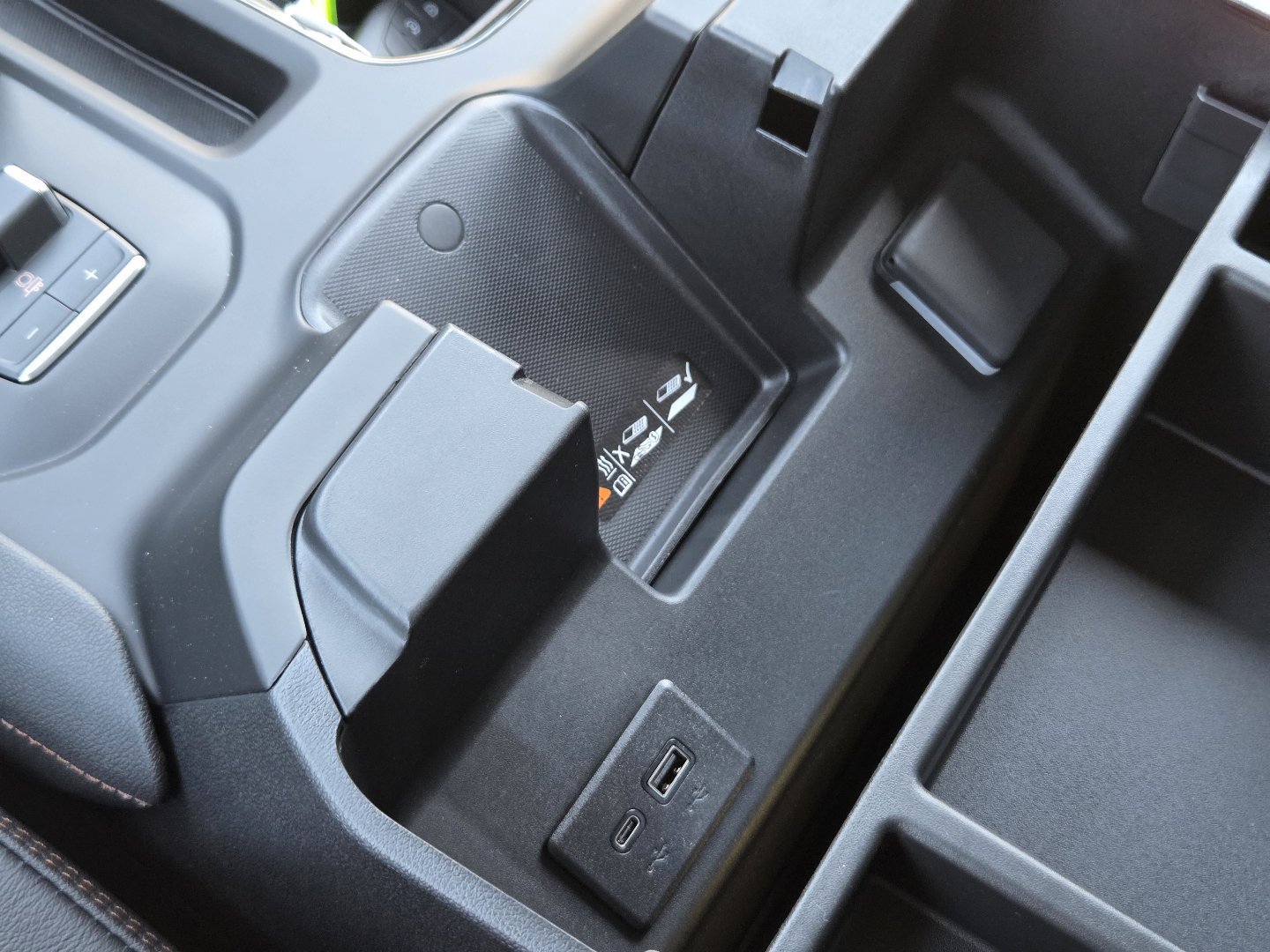 New 2026 GMC Sierra 1500 AT4 w/ AT4 Premium Package AWD/4WD image 39