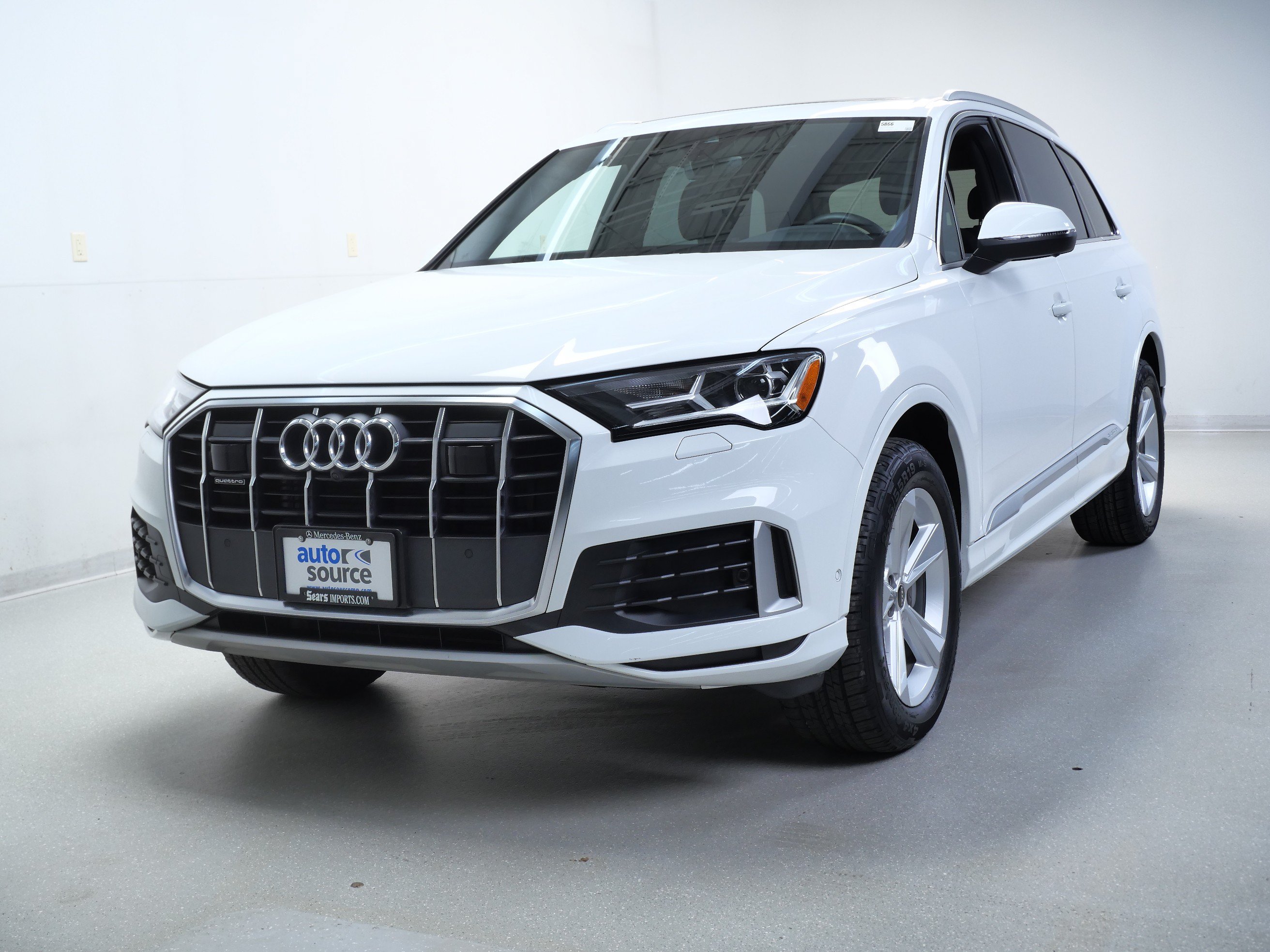 Used 2023 Audi Q7 2.0T Premium Plus w/ Premium Plus Package AWD/4WD image 12