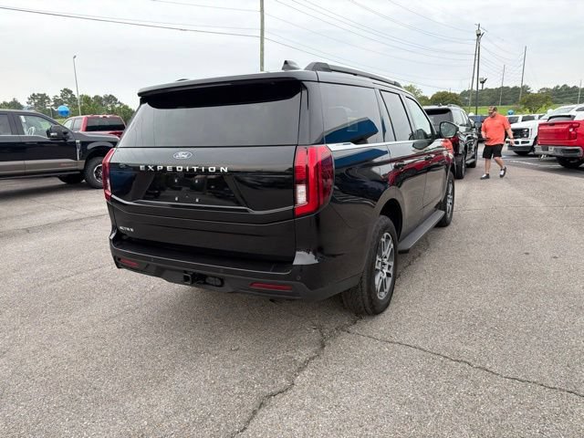 Used 2025 Ford Expedition Active AWD/4WD image 25