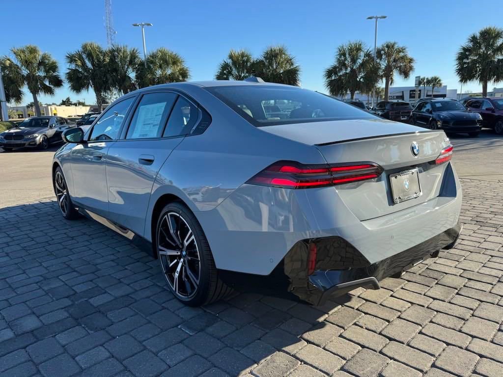 Used 2025 BMW 530i 530i w/ M Sport Package image 11