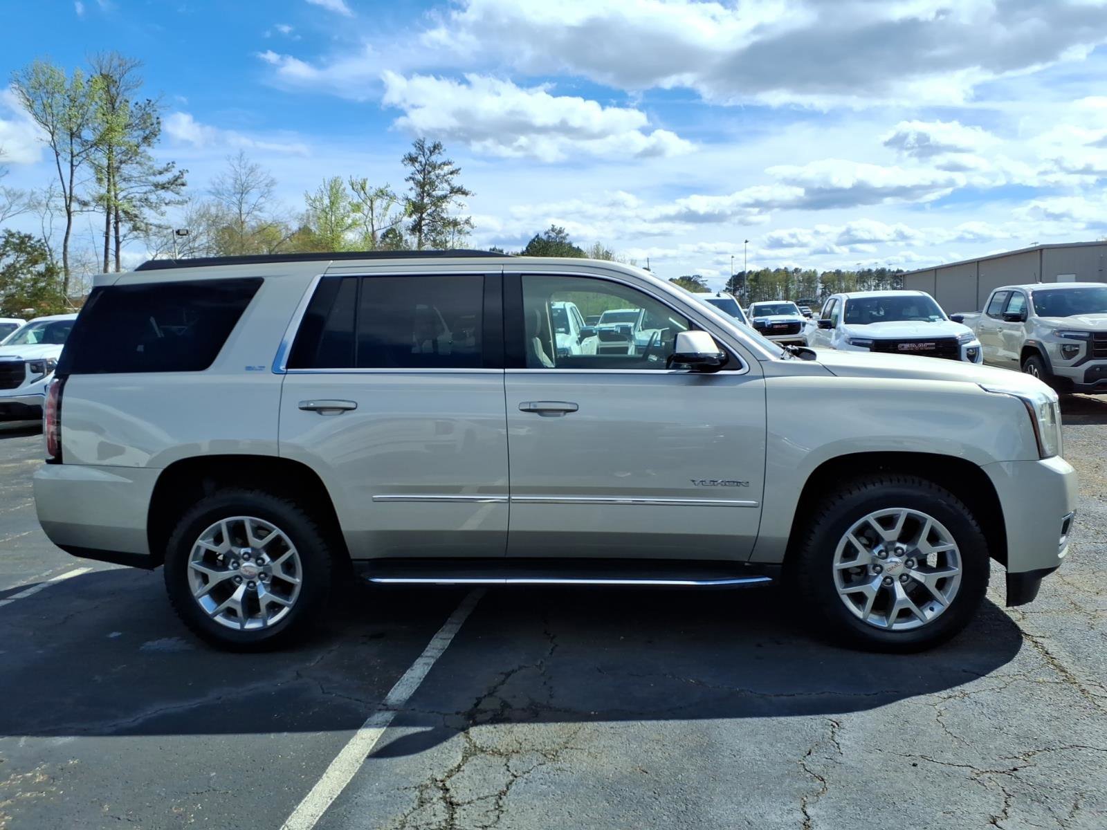Used 2017 GMC Yukon SLT w/ Open Road Package image 3