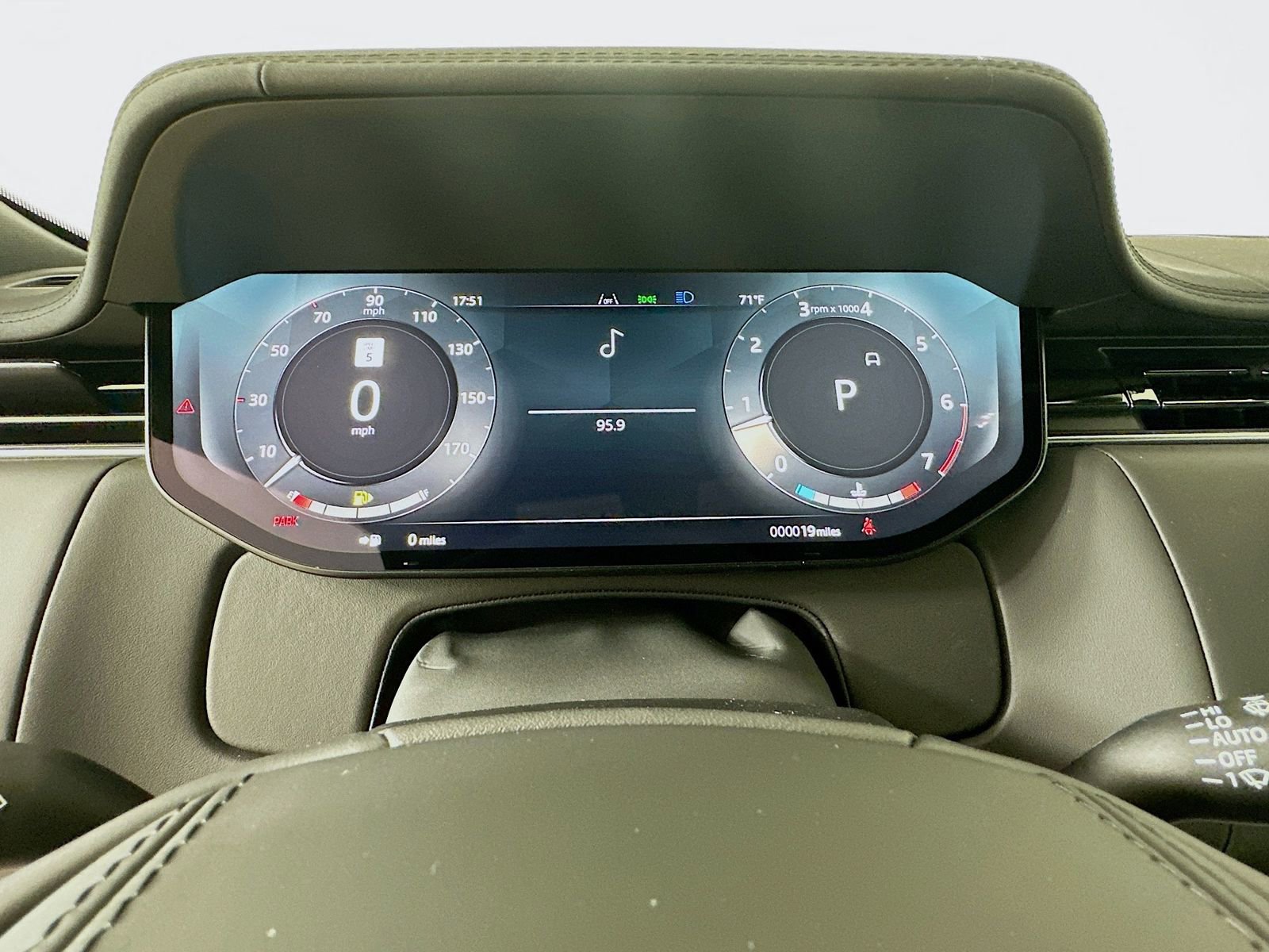 New 2026 Land Rover Range Rover SE AWD/4WD image 14