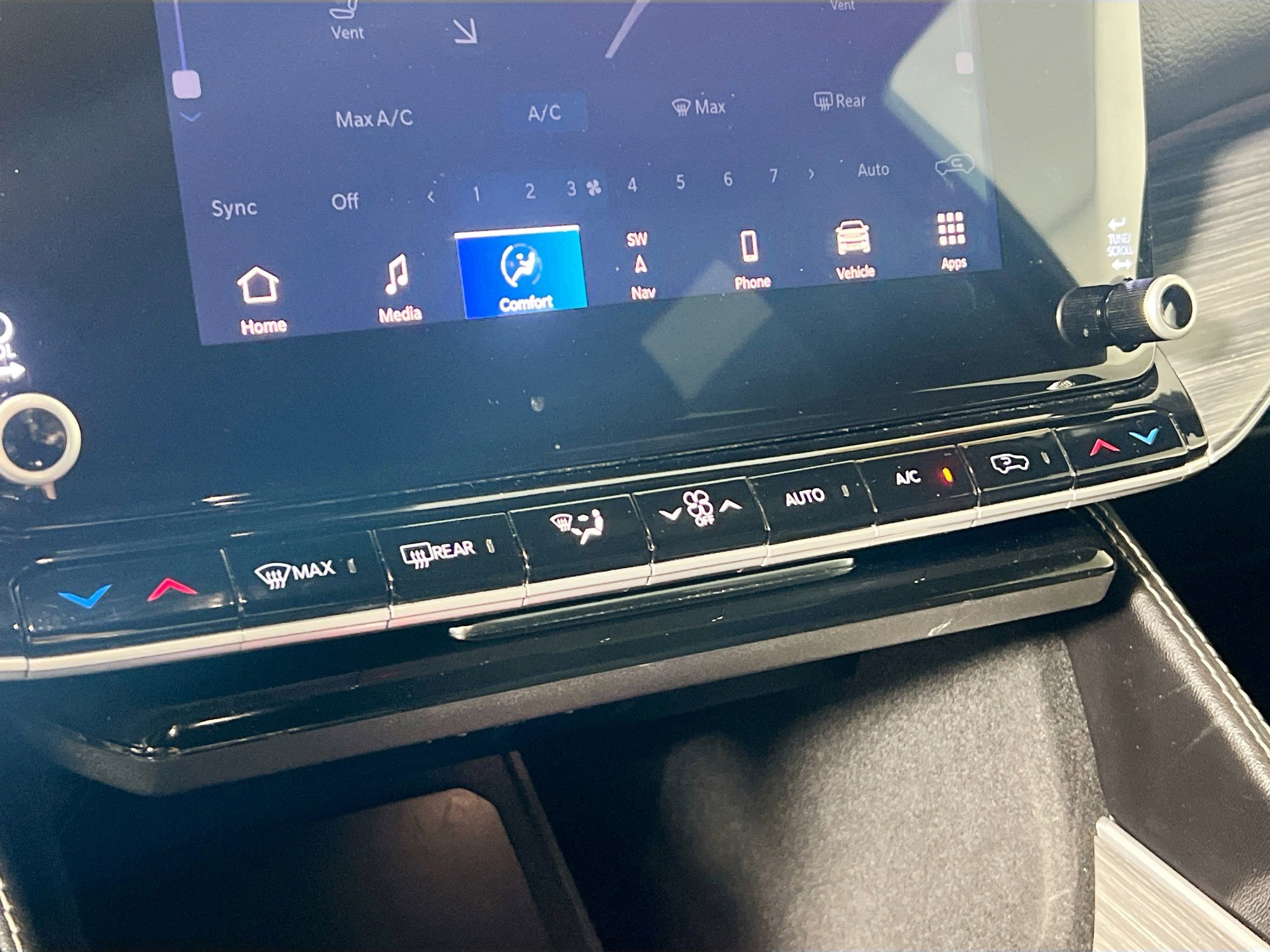 Used 2023 Jeep Wagoneer L Series II image 27