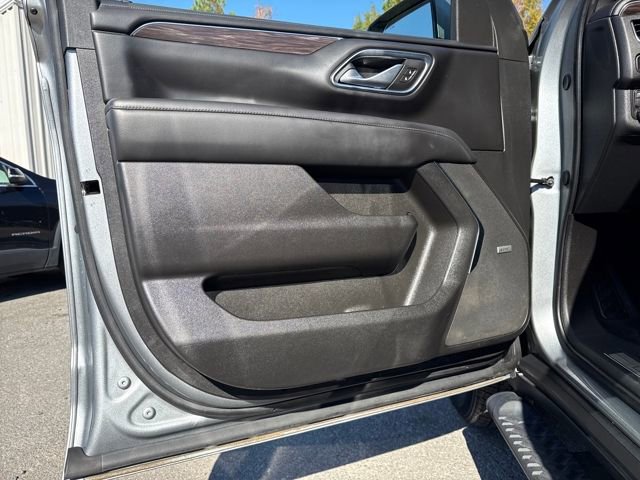 Used 2024 Chevrolet Suburban Z71 w/ Luxury Package image 10