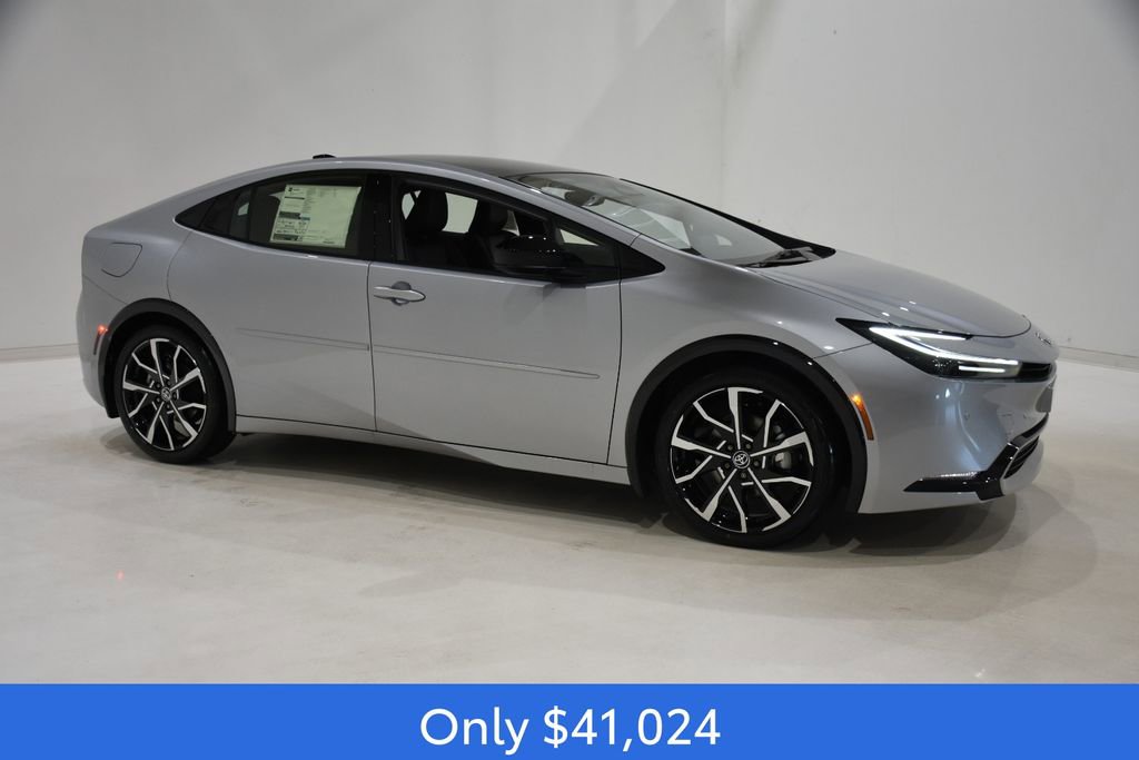 New 2026 Toyota Prius Plug-In Hybrid FWD image 3