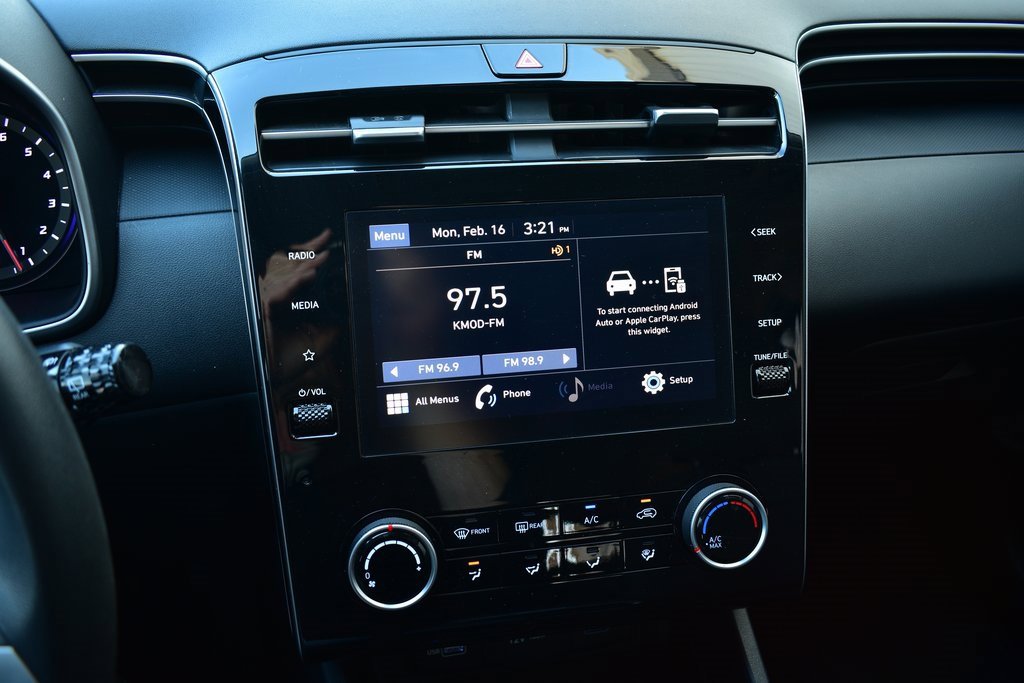 Used 2024 Hyundai Tucson SE image 40