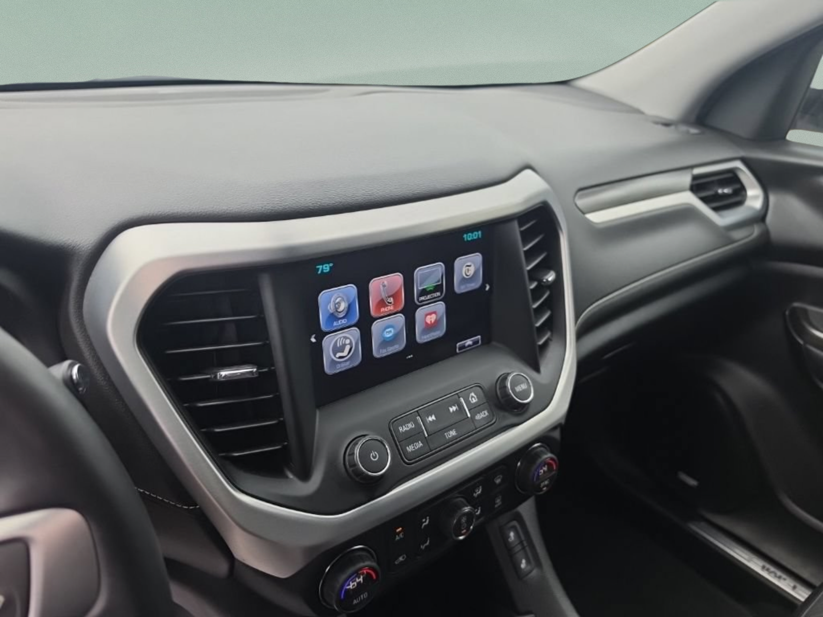 Used 2018 GMC Acadia SLT FWD image 23