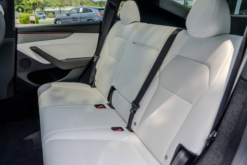 Used 2026 Tesla Model Y Long Range image 18