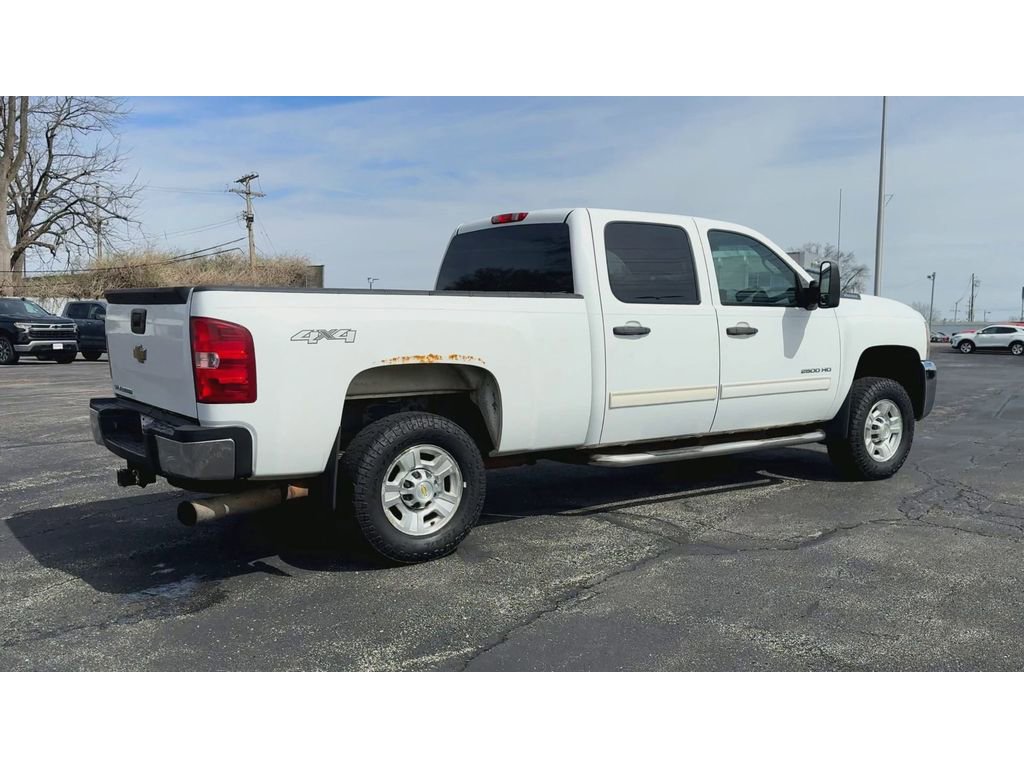 Used 2010 Chevrolet Silverado 2500 LT w/ Interior Plus Package AWD/4WD image 8