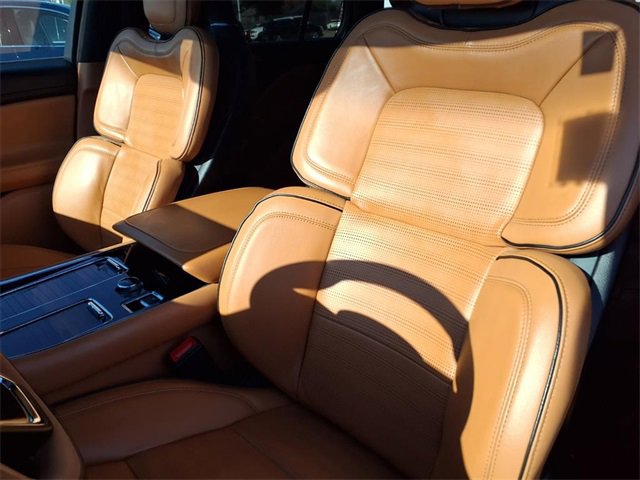 Certified 2023 Lincoln Aviator Black Label w/ Dynamic Handling Package image 6