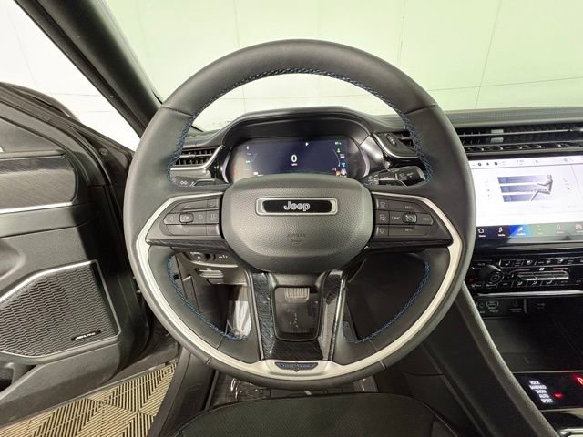 Used 2022 Jeep Grand Cherokee Trailhawk w/ Luxury Tech Group III image 8