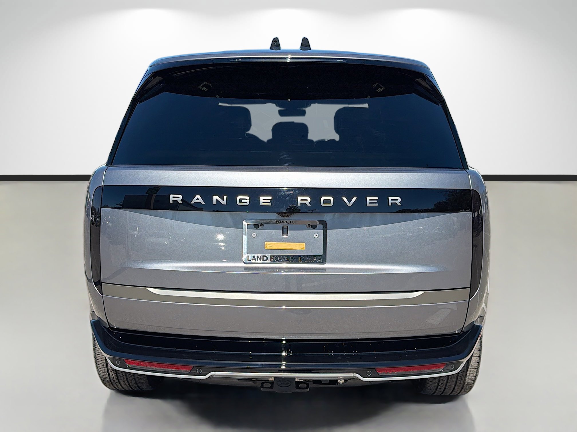 New 2026 Land Rover Range Rover Long Wheelbase SE image 4