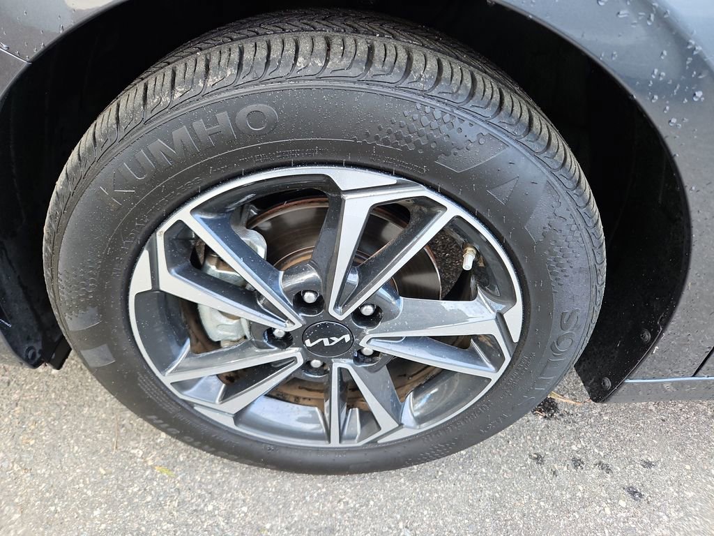 Used 2024 Kia Forte LXS image 29