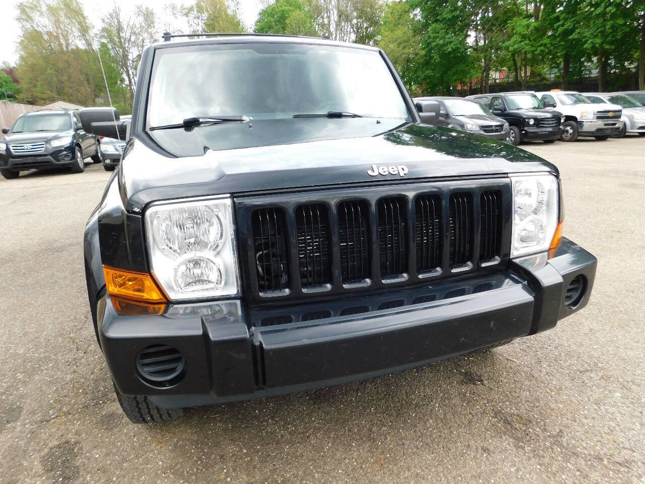 Used 2006 Jeep Commander 4WD w/ Popular Equipment Group image 2