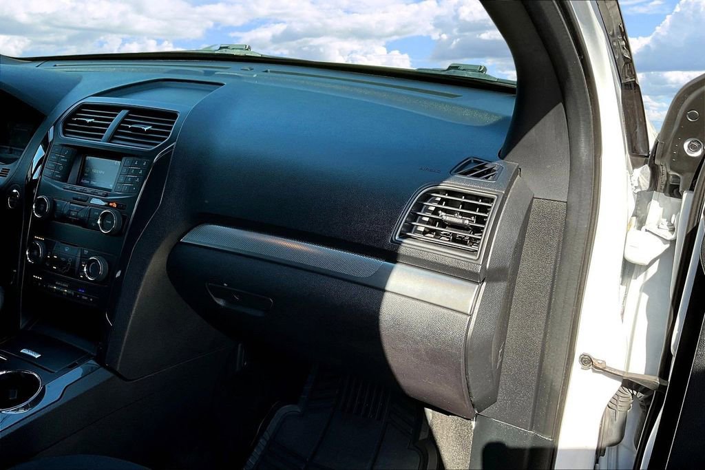 Used 2019 Ford Explorer XLT FWD image 29
