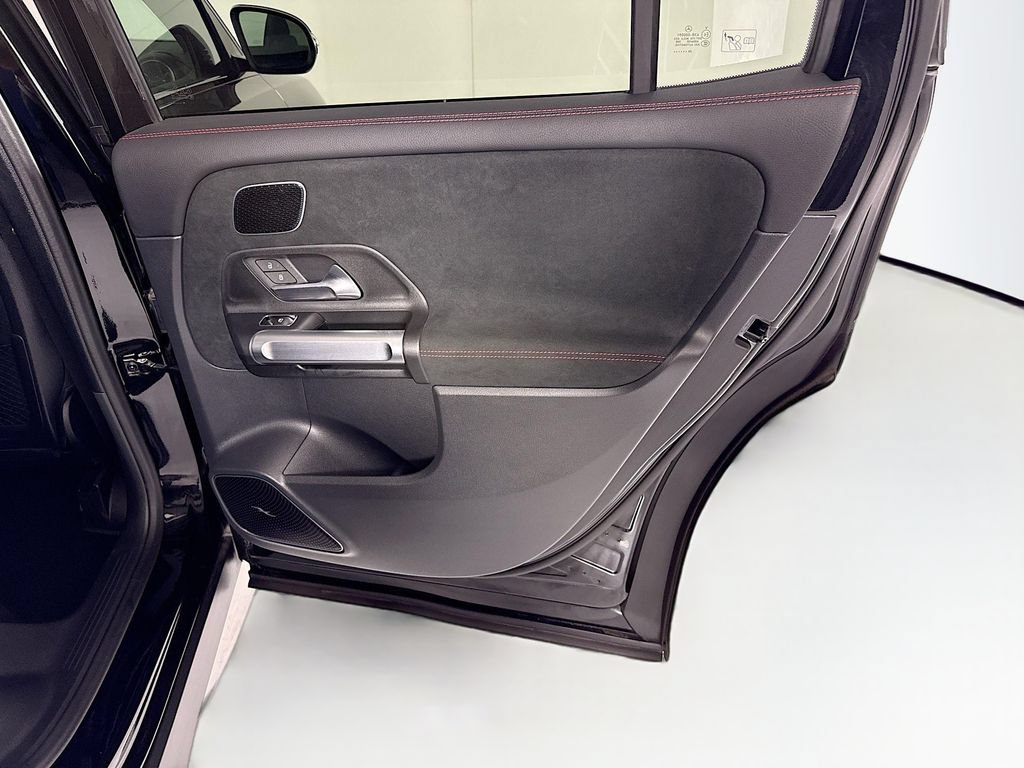 Certified 2025 Mercedes-Benz GLB 250 image 27
