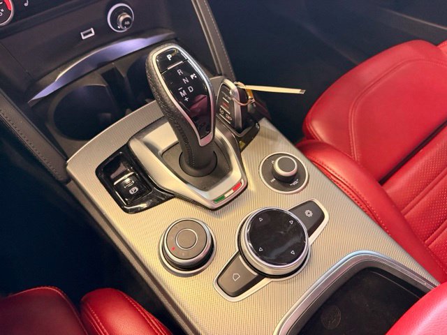 Used 2022 Alfa Romeo Stelvio Veloce AWD/4WD image 19