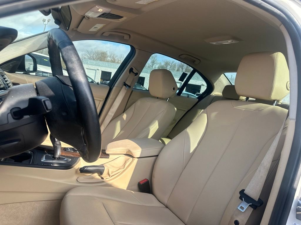 Used 2015 BMW 320i xDrive Sedan image 32