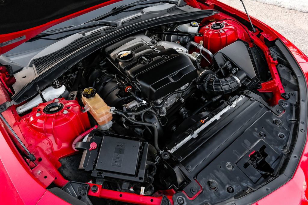 Used 2018 Chevrolet Camaro LT RWD image 40