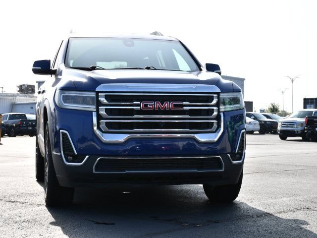 Used 2023 GMC Acadia SLT w/ Technology Package FWD image 2