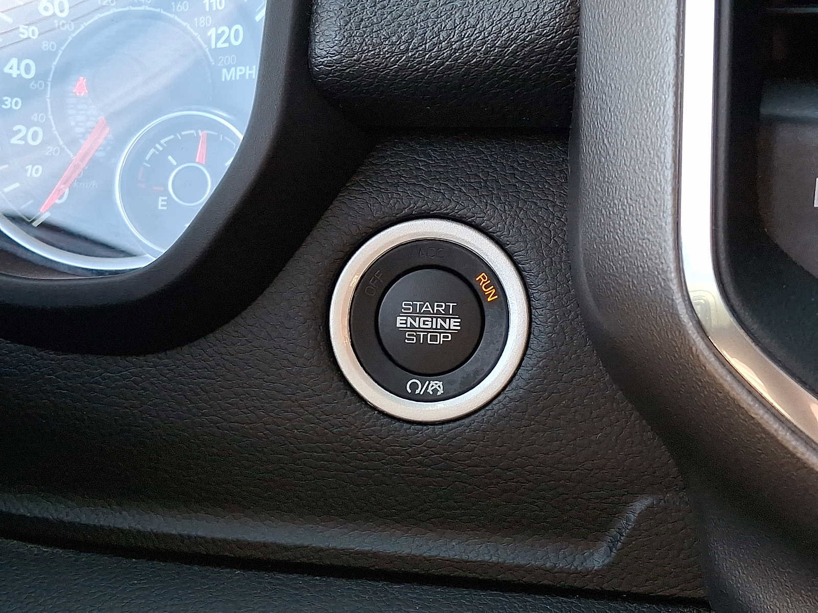 Certified 2024 RAM 1500 Laramie image 27