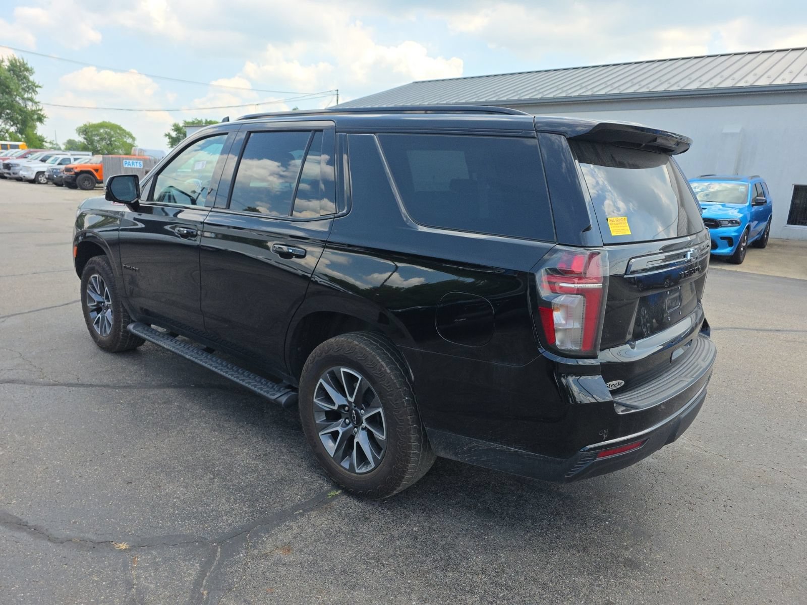 Used 2024 Chevrolet Tahoe Z71 w/ Luxury Package AWD/4WD image 7