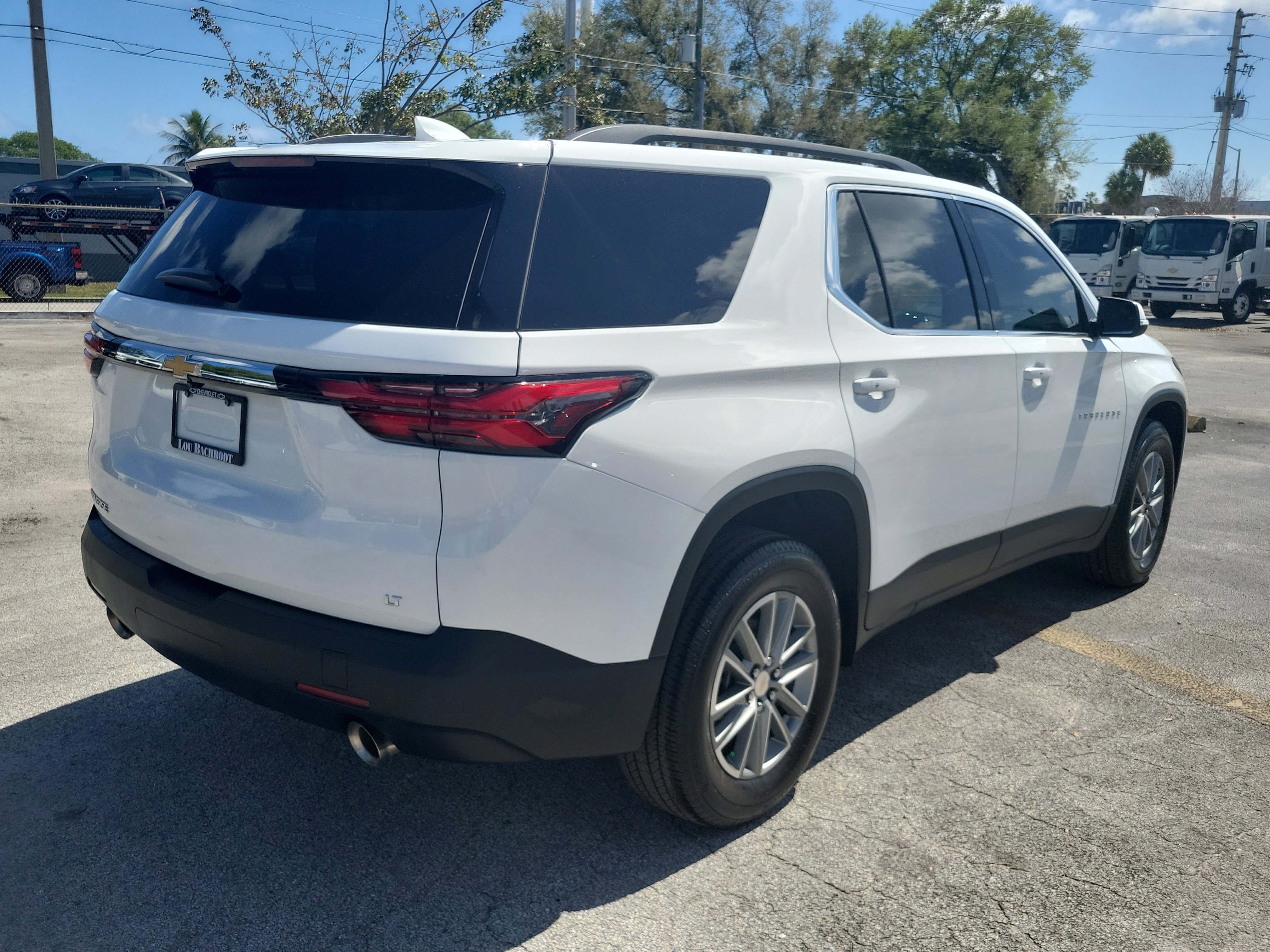 Used 2023 Chevrolet Traverse LT image 7
