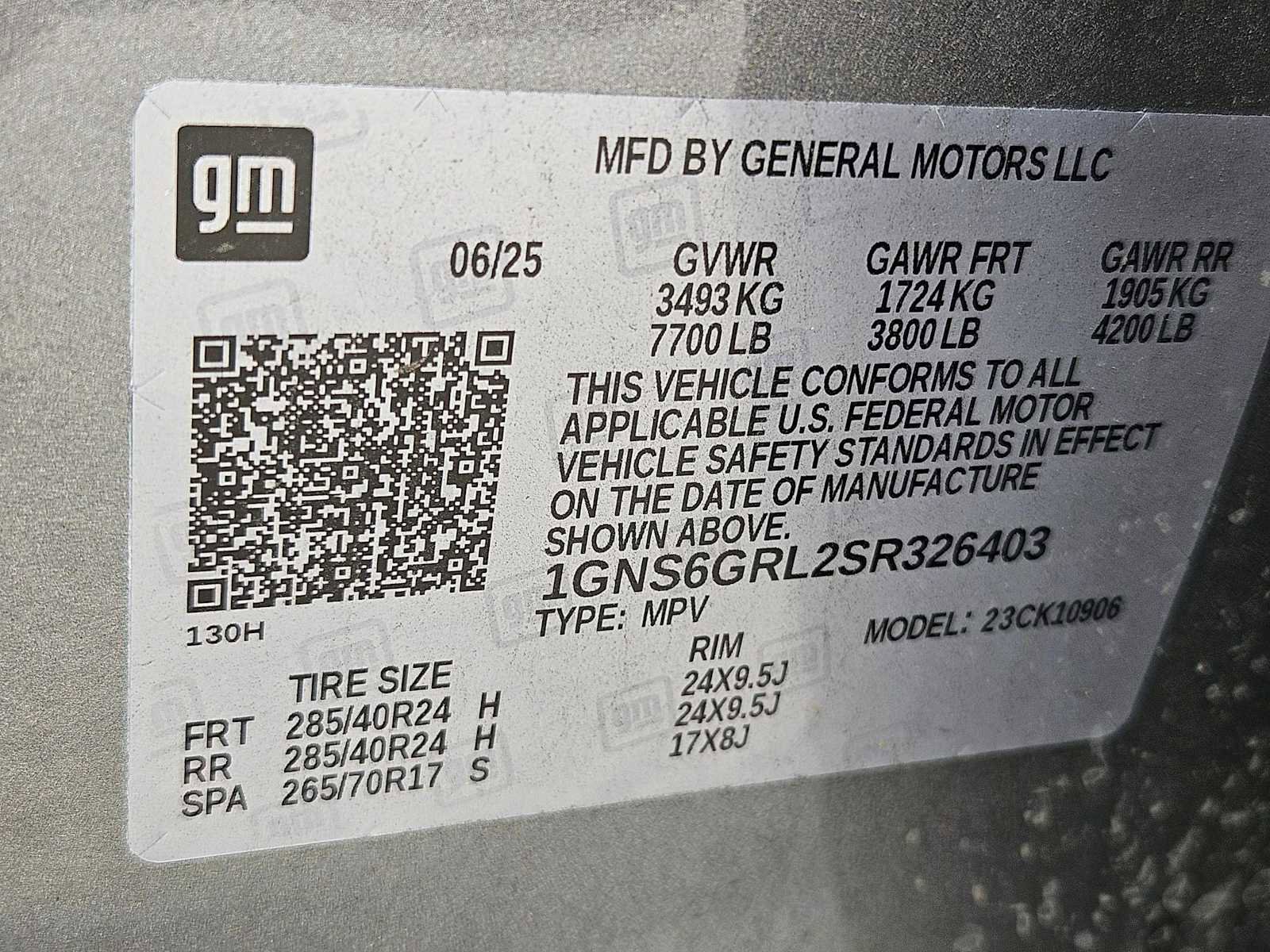 Used 2025 Chevrolet Suburban High Country AWD/4WD image 22
