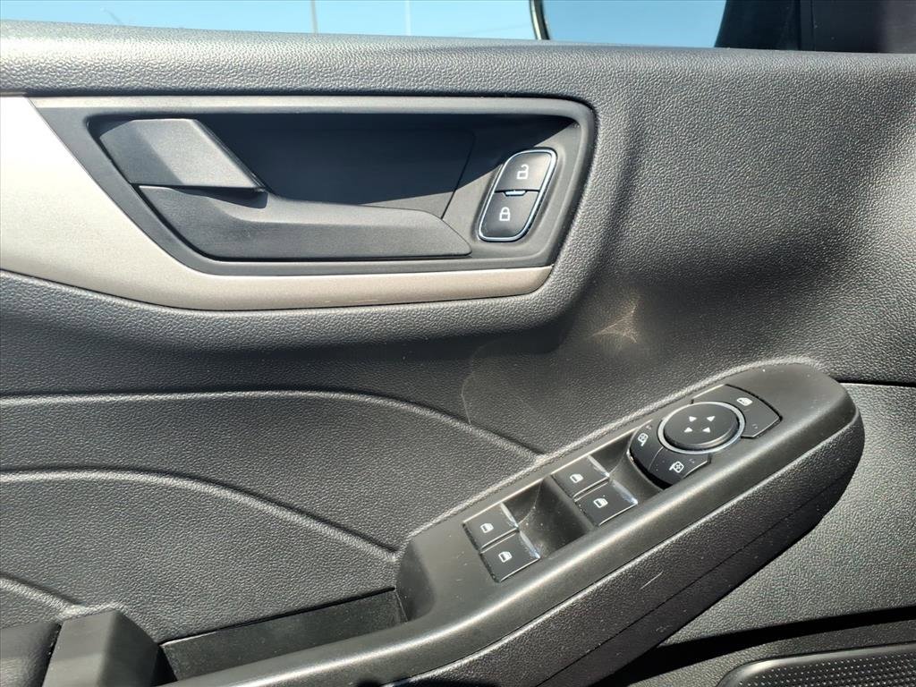 Used 2022 Ford Escape SE w/ Convenience Package image 6