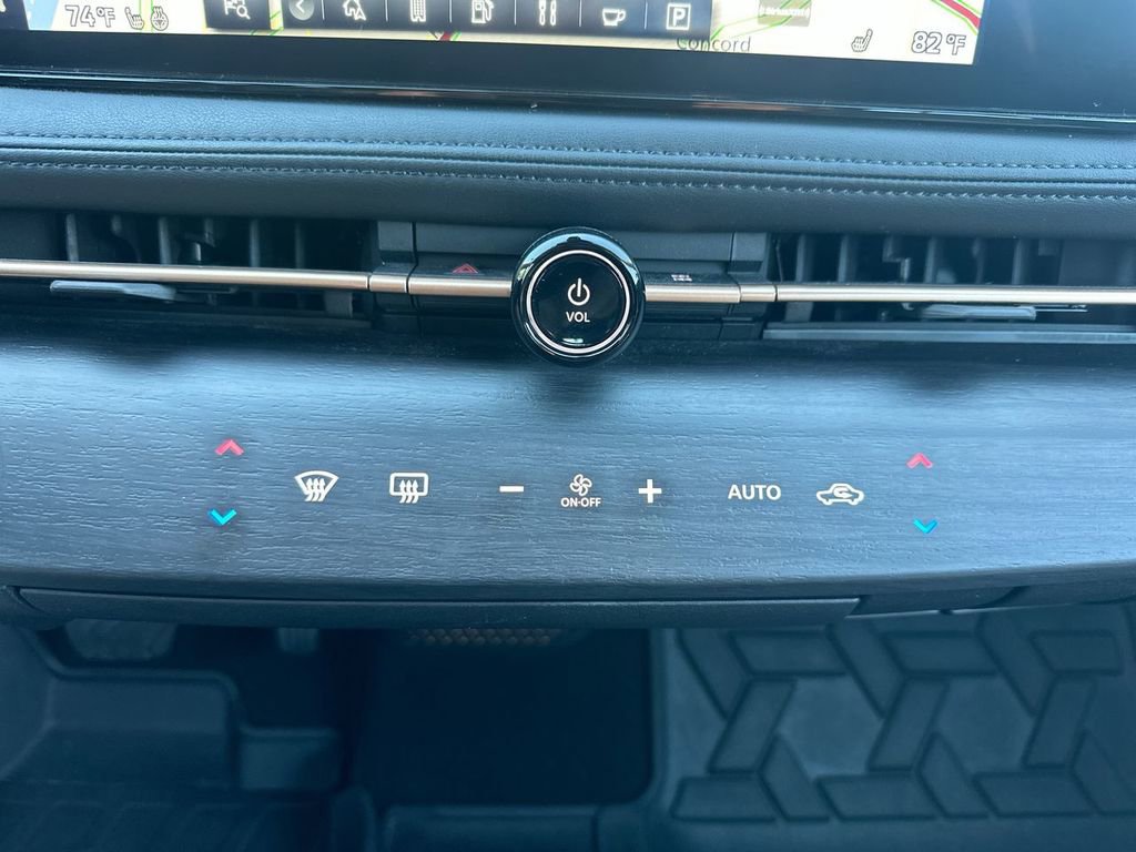 Used 2023 Nissan Ariya AWD image 33