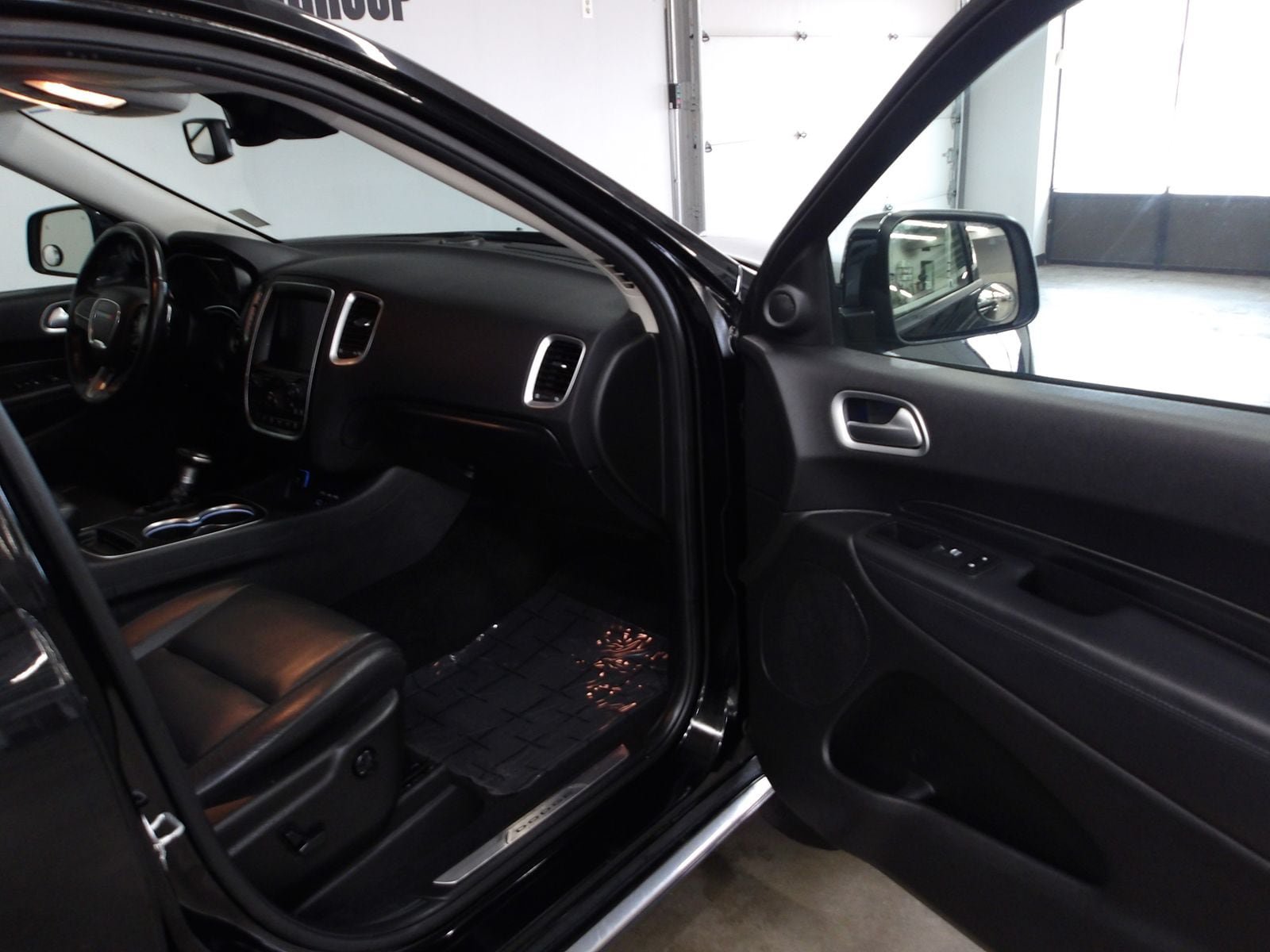 Used 2020 Dodge Durango Citadel w/ Technology Group AWD/4WD image 15