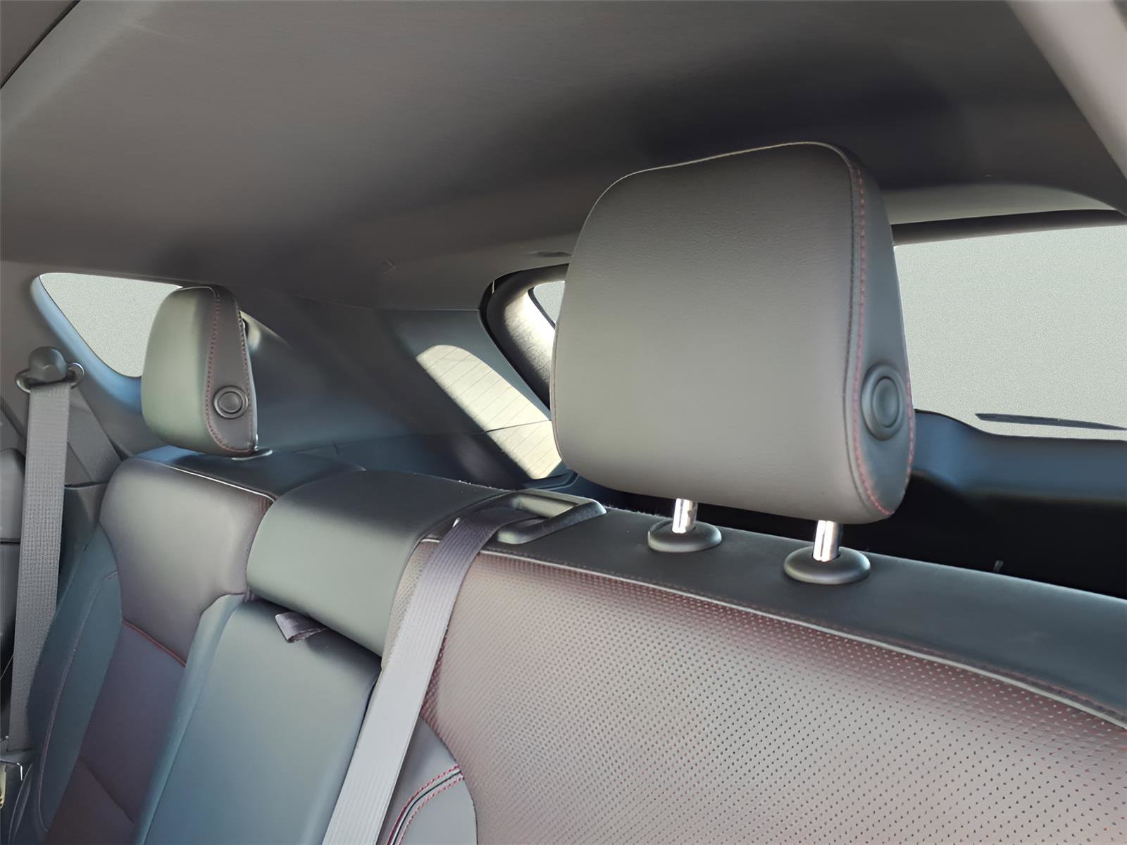 Used 2019 Chevrolet Blazer RS w/ Sun and Wheels Package image 12