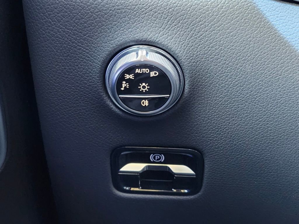 New 2026 Mercedes-Benz GLC 300 4MATIC image 25