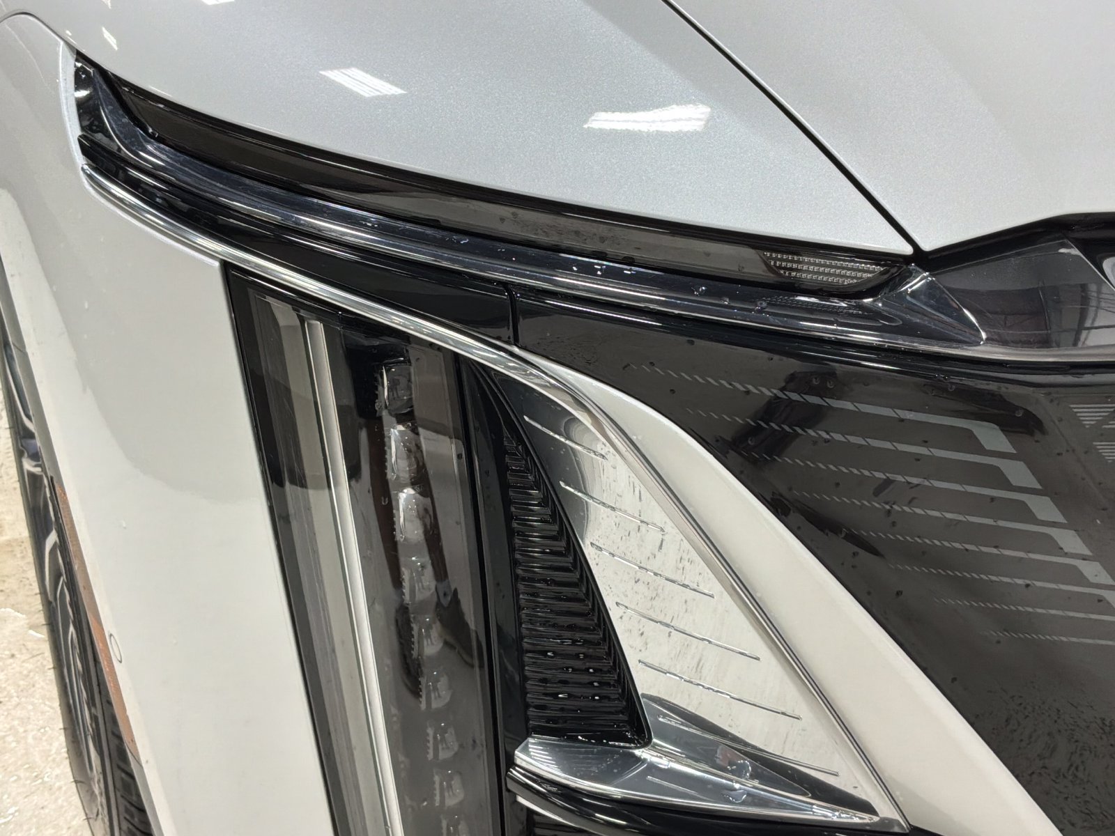 Used 2024 Cadillac Lyriq Sport AWD/4WD image 27