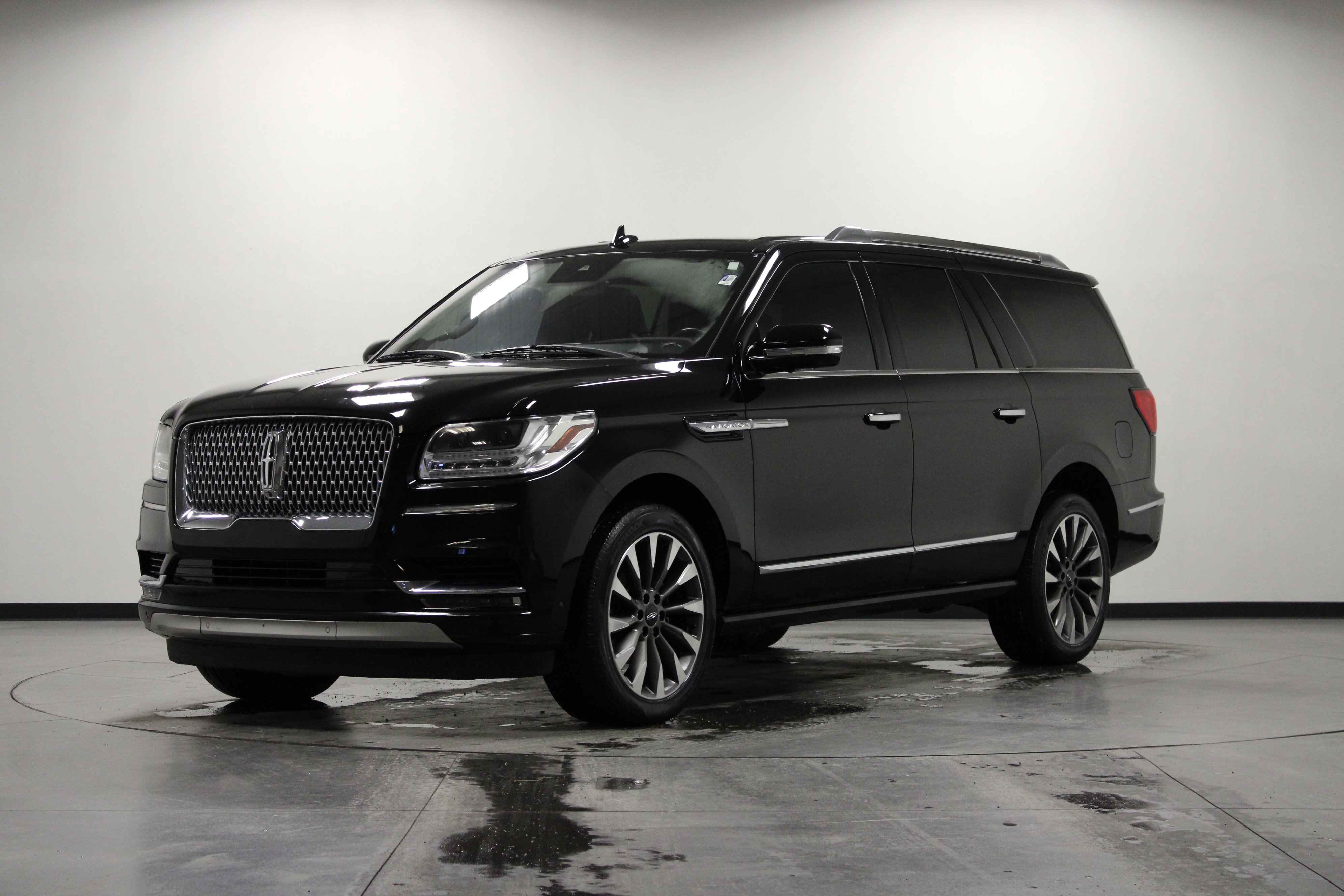 Used 2019 Lincoln Navigator L Select w/ Technology Package image 8