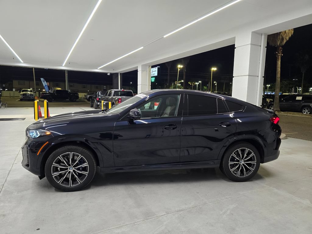 Used 2026 BMW X6 xDrive40i AWD/4WD image 3