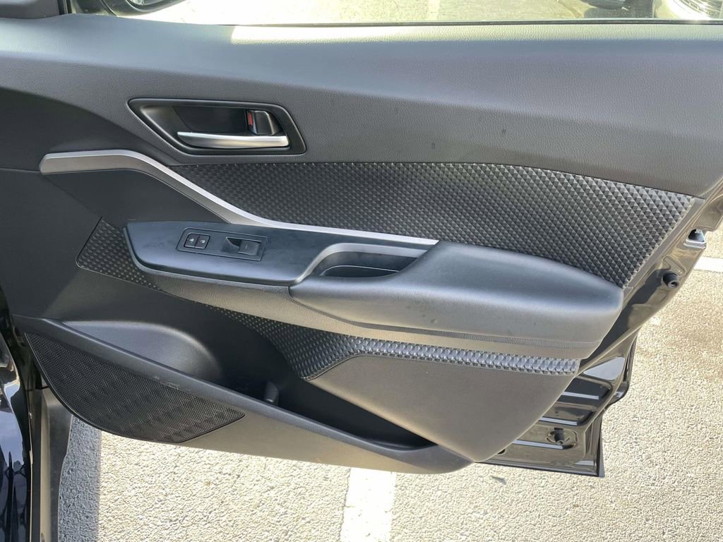 Used 2021 Toyota C-HR LE image 43