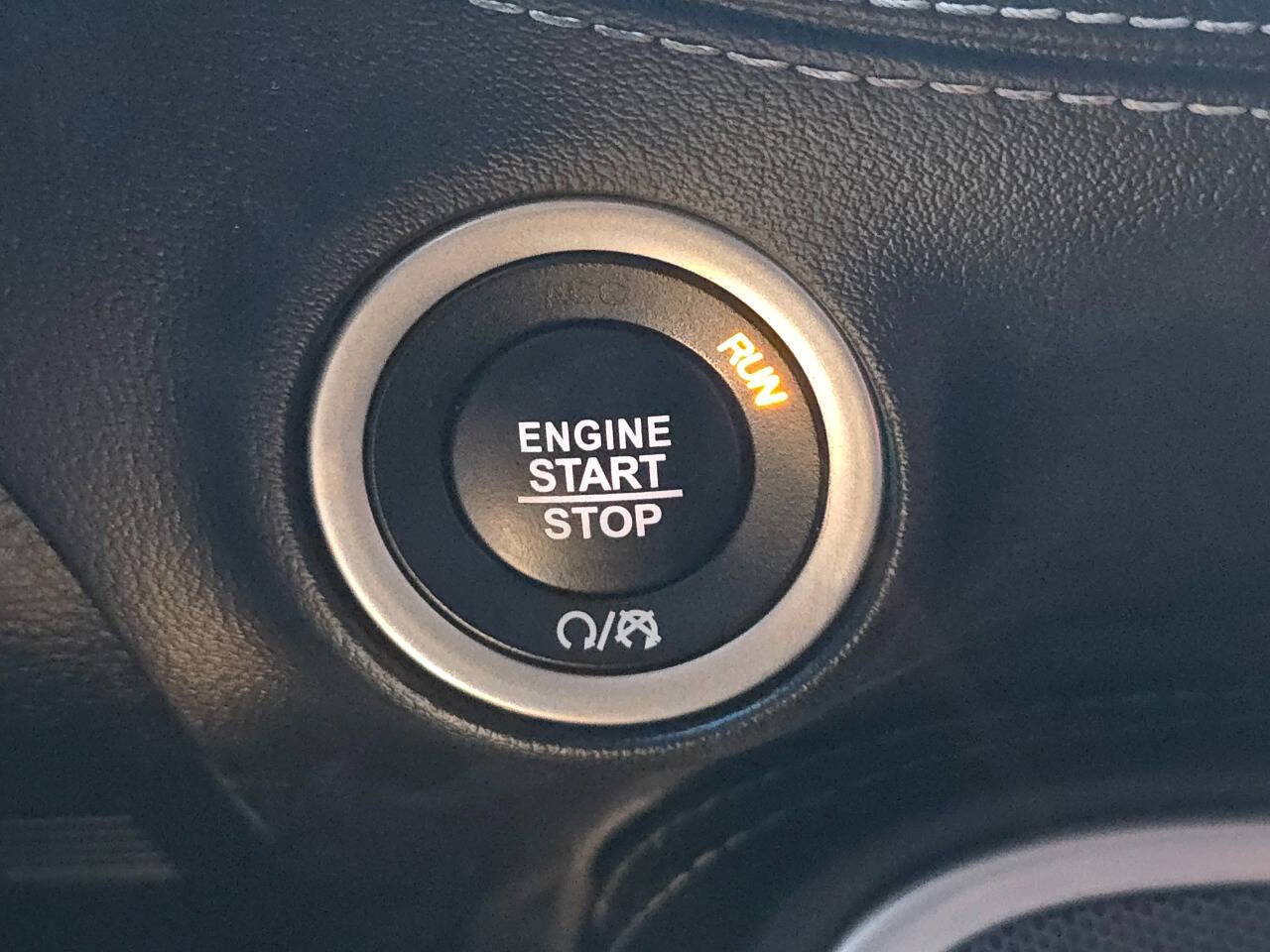 Used 2018 Dodge Challenger GT image 7