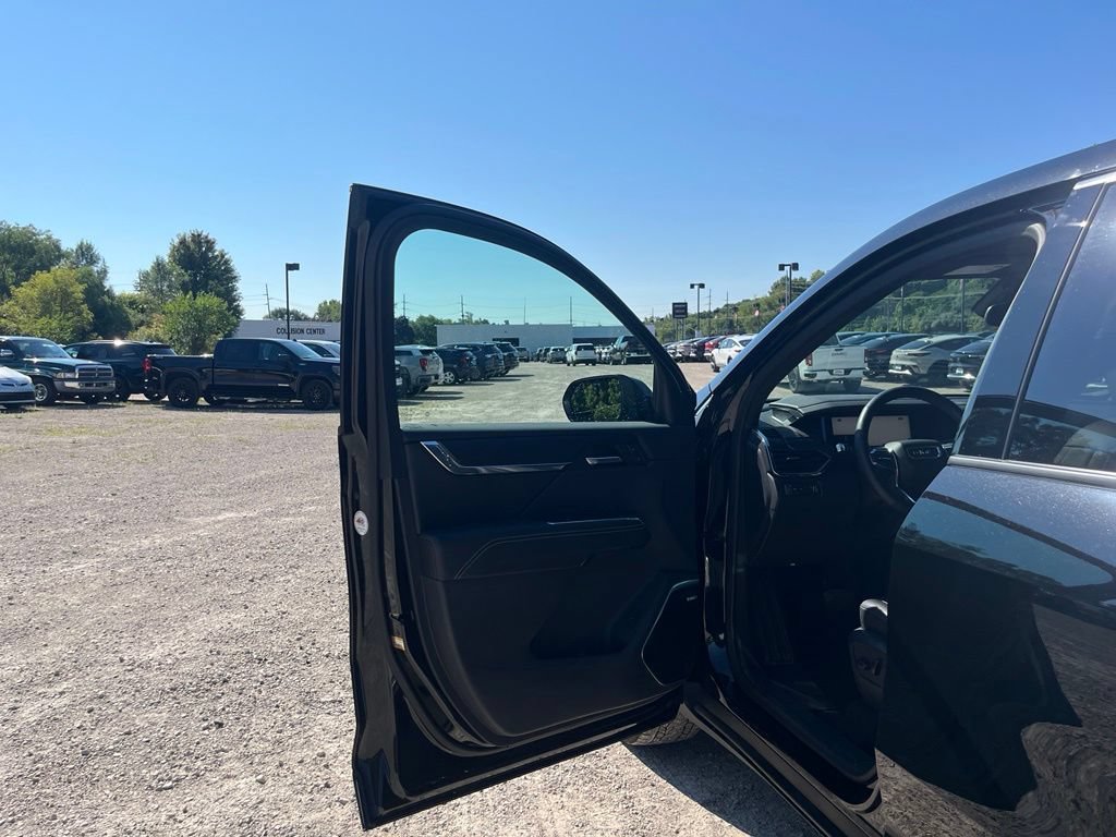 Used 2024 GMC Acadia Elevation FWD image 19