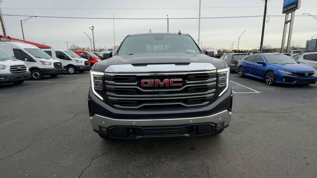 Used 2023 GMC Sierra 1500 SLT w/ SLT Premium Plus Package image 3
