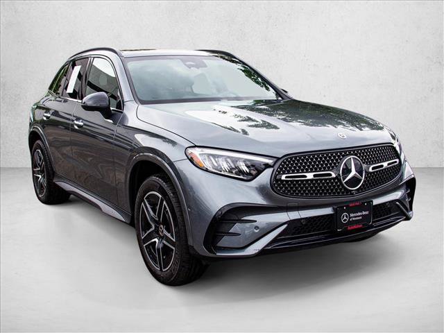 Used 2023 Mercedes-Benz GLC 300 4MATIC image 3