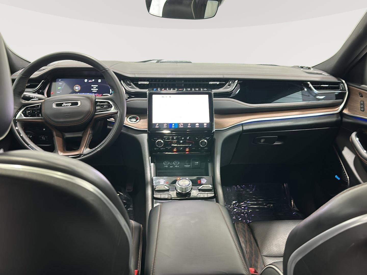 Used 2023 Jeep Grand Cherokee Summit w/ Luxury Tech Group V image 21