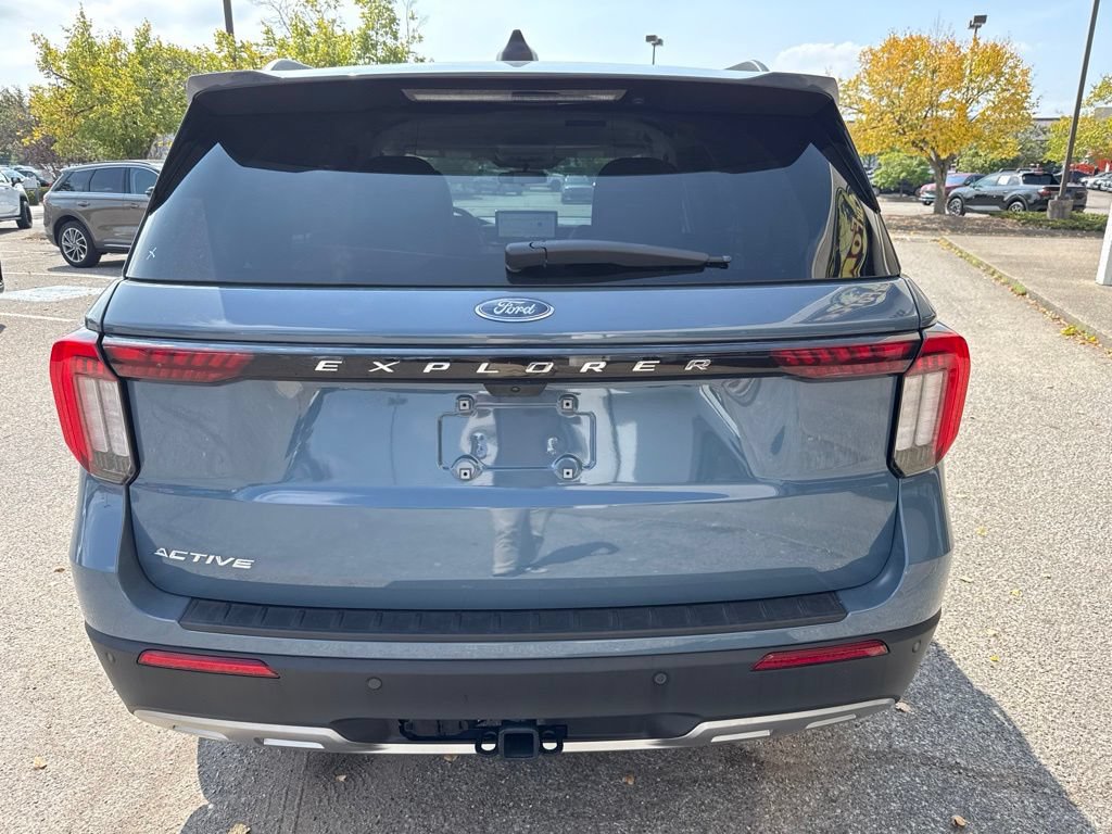 Used 2026 Ford Explorer Active w/ Active Comfort Package RWD image 9
