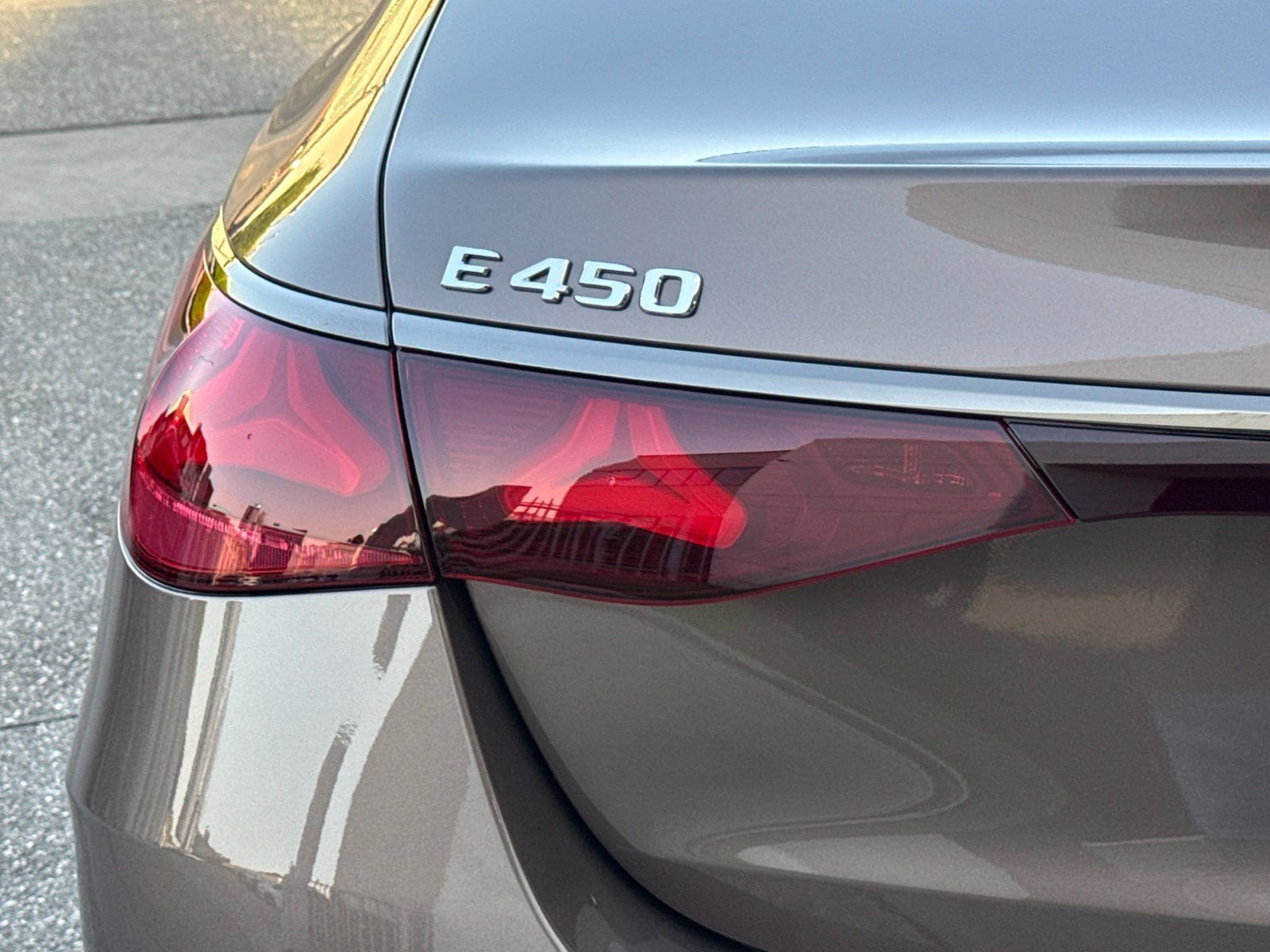 New 2027 Mercedes-Benz E 450 4MATIC Sedan image 13