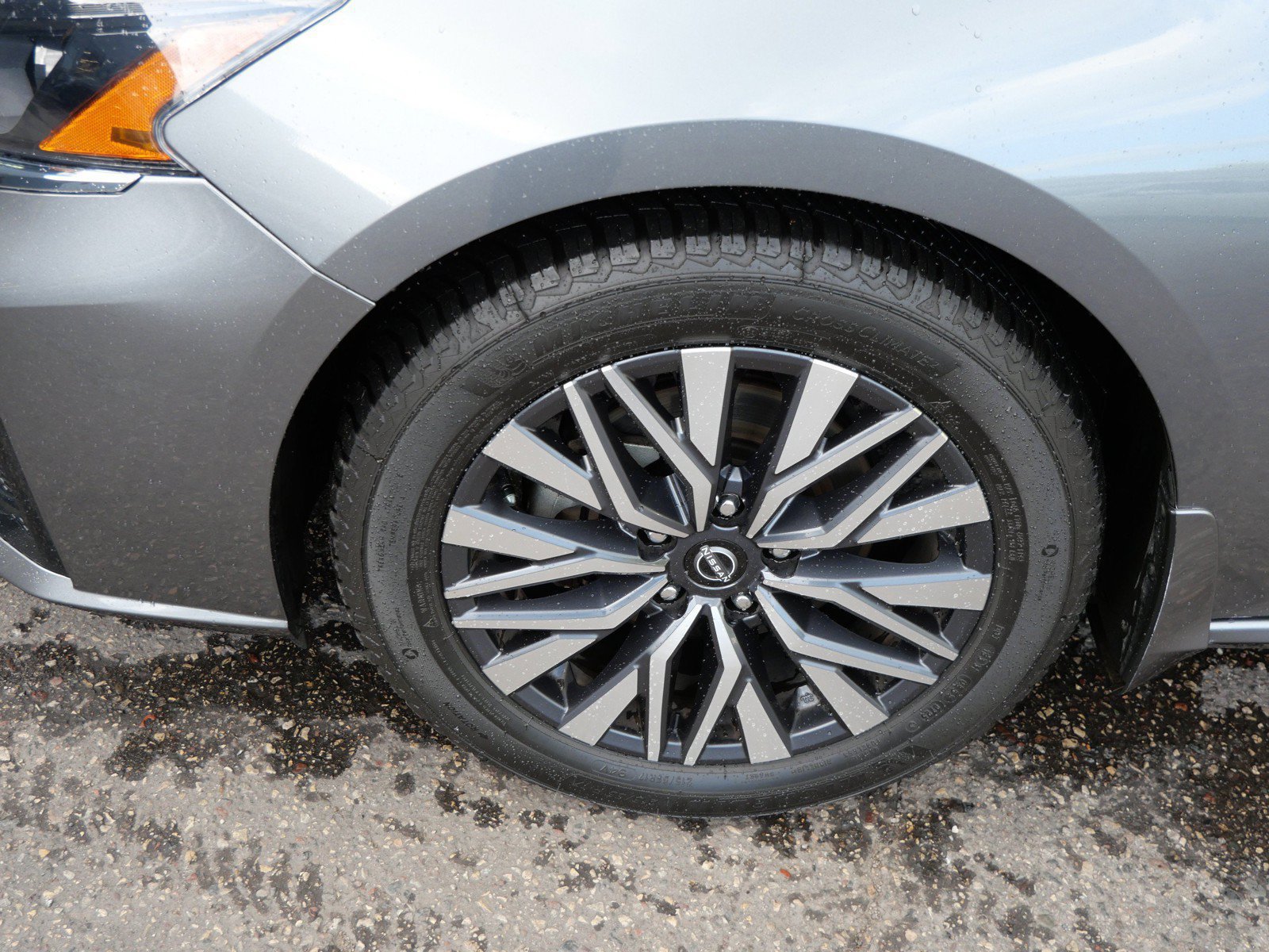 Certified 2023 Nissan Altima 2.5 SV w/ SV Premium Package AWD/4WD image 9
