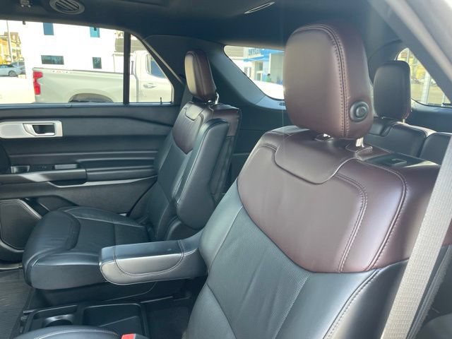 Used 2020 Ford Explorer Platinum w/ Premium Technology Package AWD/4WD image 20